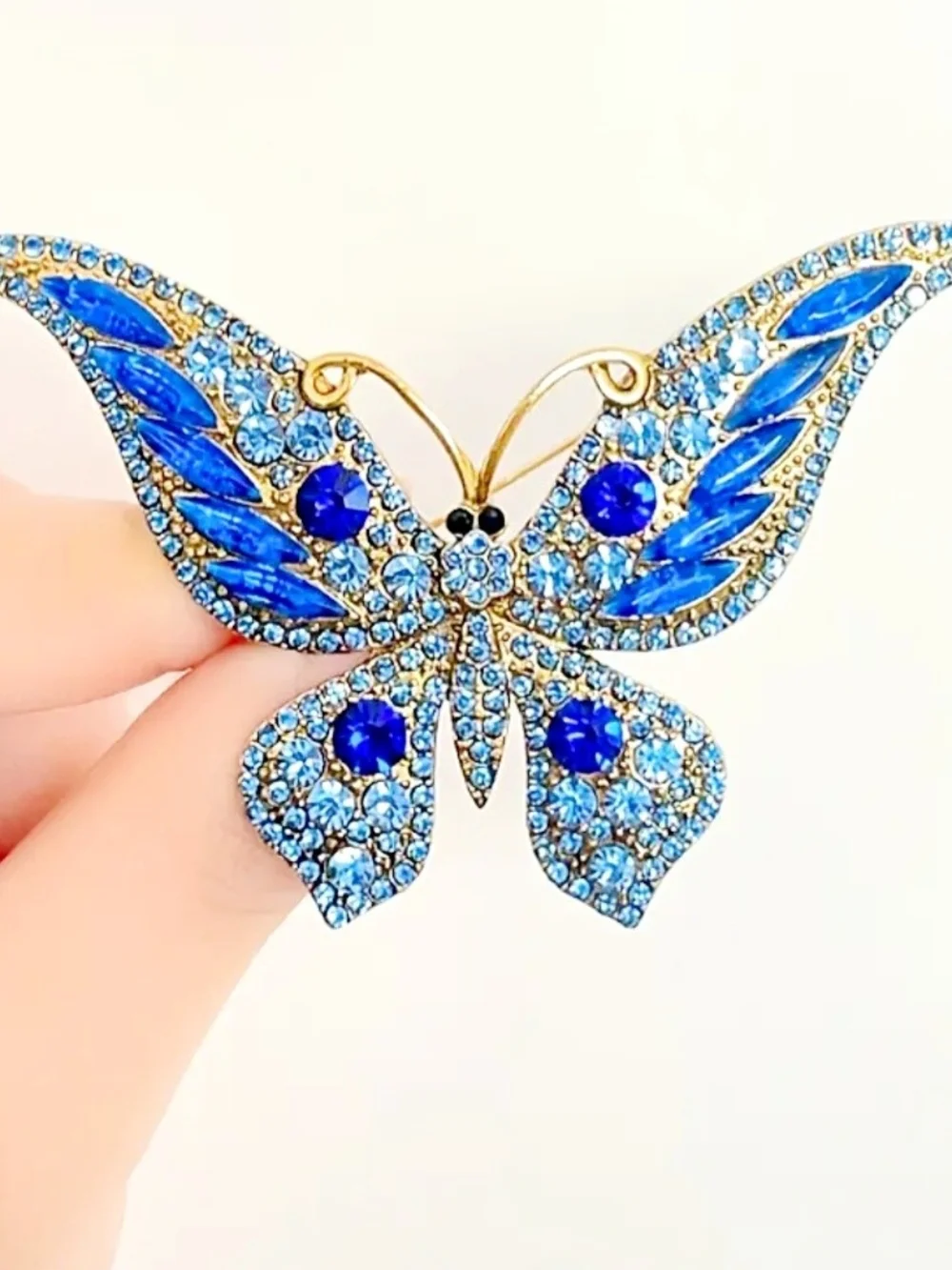 Elegant Blue Crystal Butterfly Brooch - Women Jewelry - Picture 1 of 3